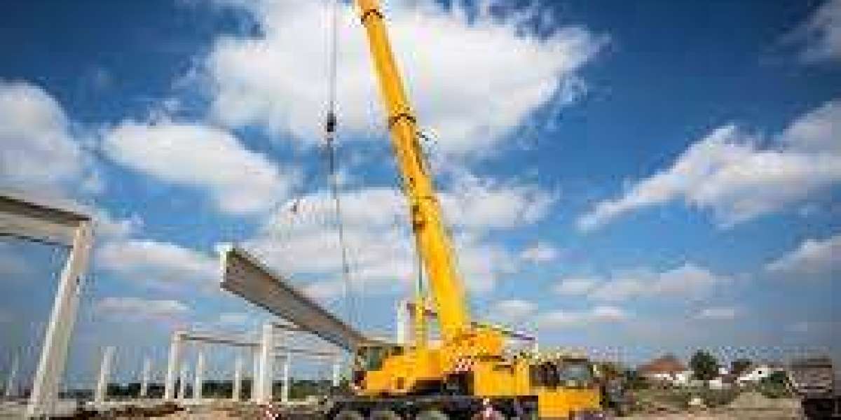 Why Manitowoc Cranes Are the Preferred Choice for Heavy Lifting Projects