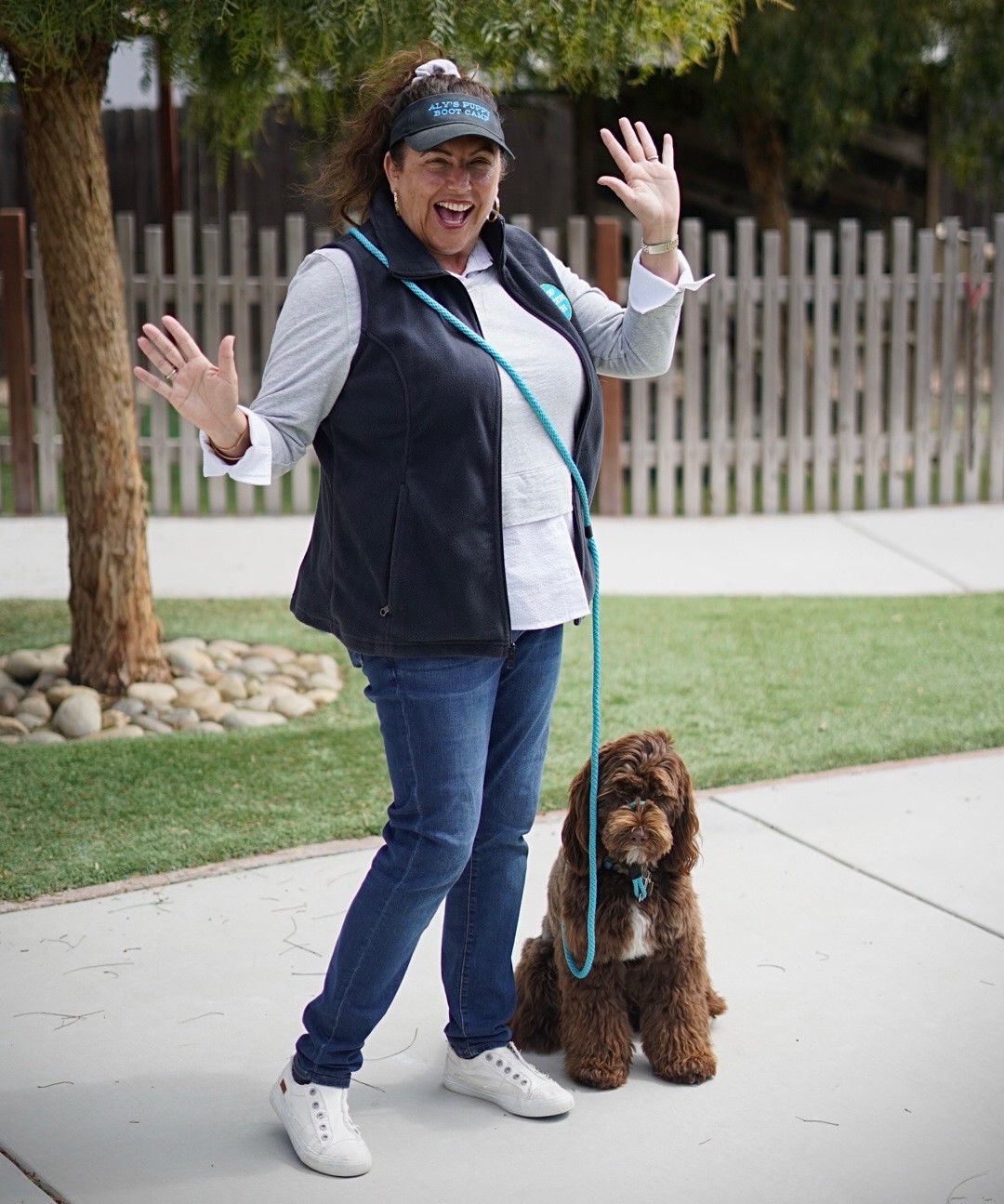 Hands-Free vs. Traditional Leashes: What’s Best? | Alys Puppy Bootcamp