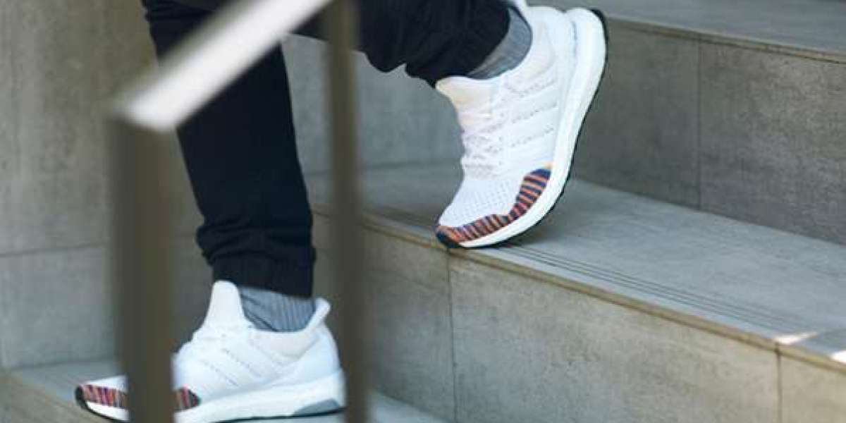 「最強跑鞋」4 代 Ultra BOOST 都有哪些不同？