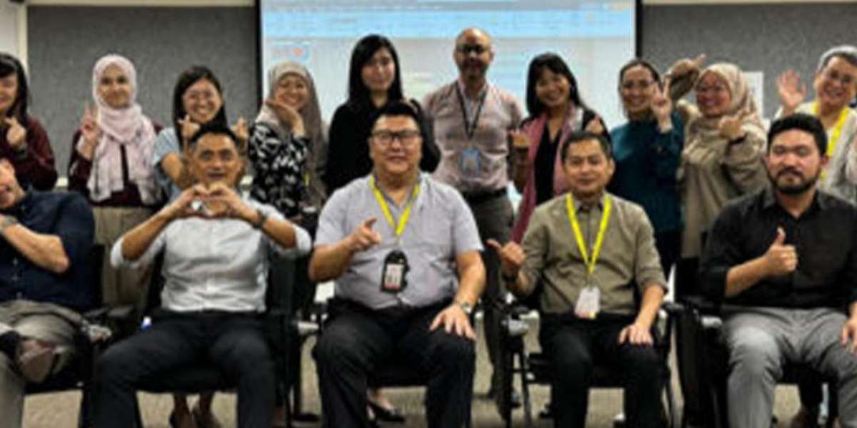 Improving Customer Experience: Service Excellence Training in Singapore. Edge International training